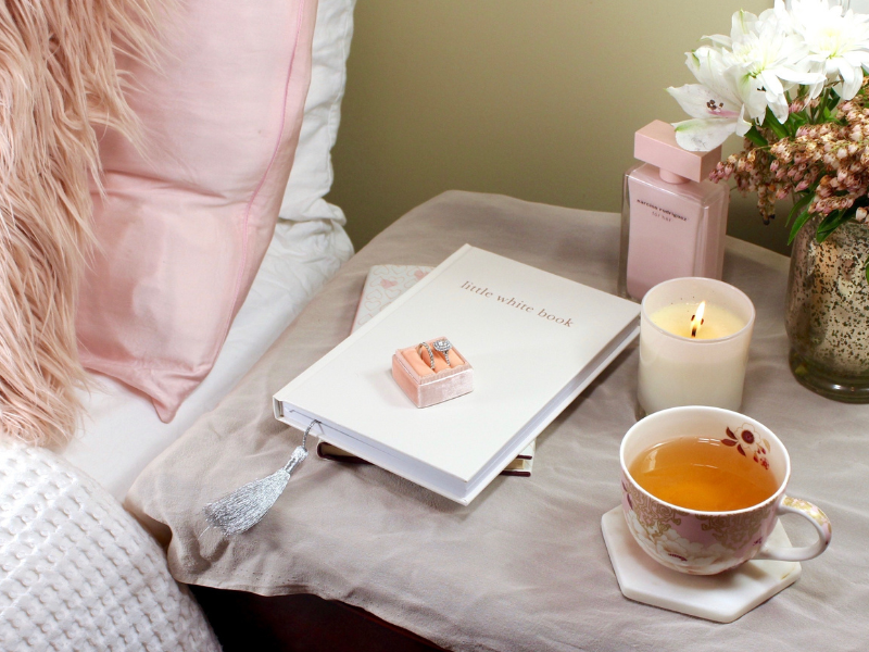 ベッドと高さが合わない?サイドテーブルで後悔しないコツのイメージ画像